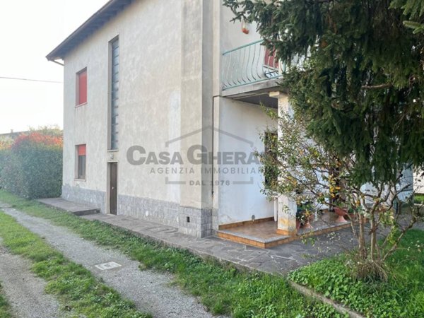 casa indipendente in vendita a Boltiere
