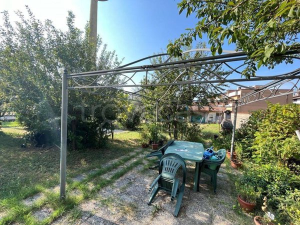 casa indipendente in vendita a Boltiere
