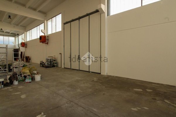 capannone in vendita a Boltiere