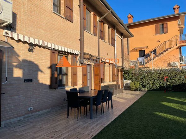 casa indipendente in vendita a Boltiere