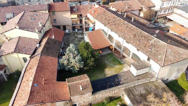 casa indipendente in vendita a Boltiere