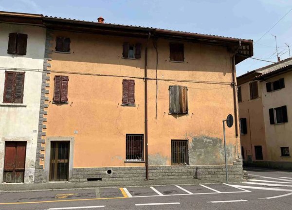 casa indipendente in vendita a Boltiere