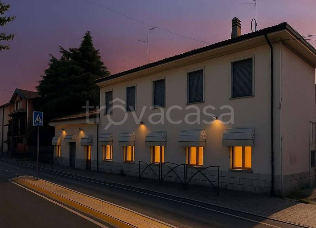 locale commerciale in vendita a Boltiere