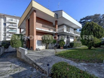 casa indipendente in vendita a Boltiere