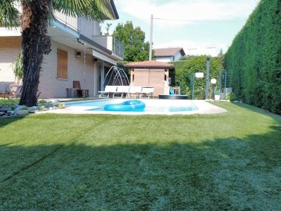 casa indipendente in vendita a Boltiere