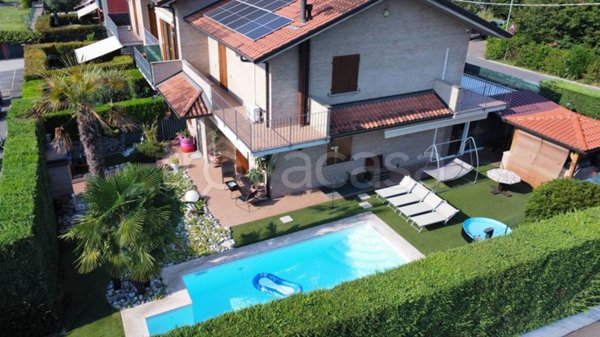 casa indipendente in vendita a Boltiere