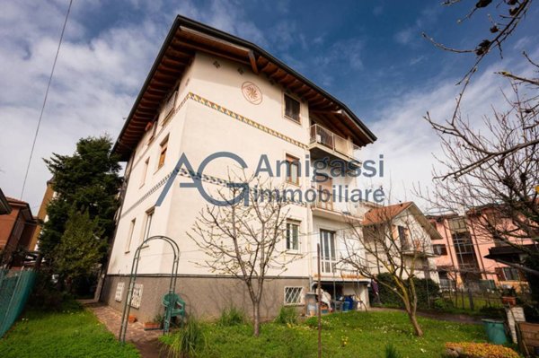 casa indipendente in vendita a Boltiere