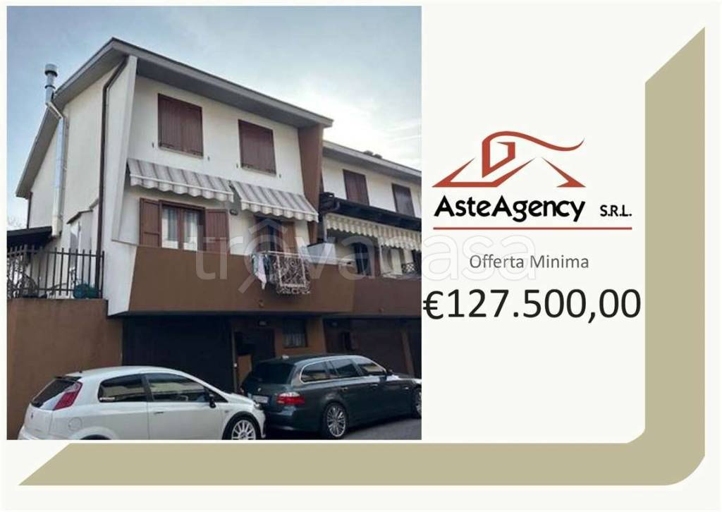 casa indipendente in vendita a Boltiere