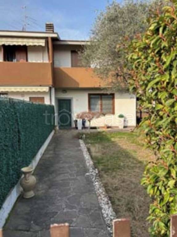 casa indipendente in vendita a Boltiere