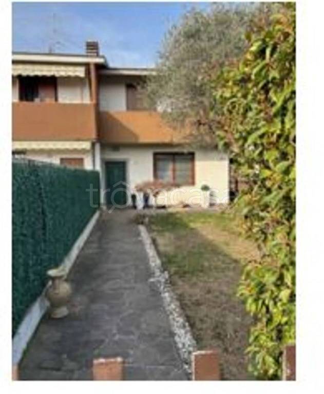 casa indipendente in vendita a Boltiere