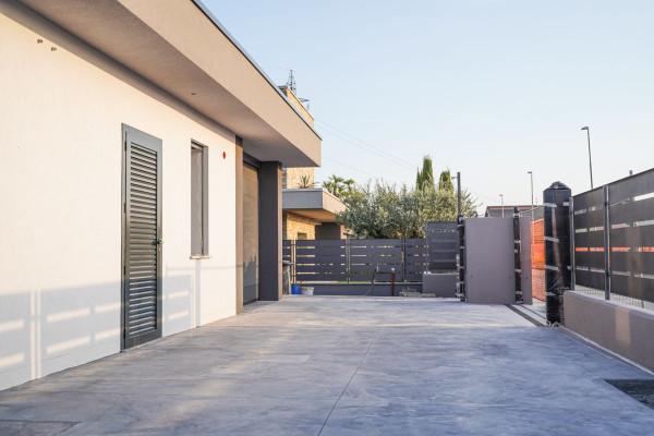 casa indipendente in vendita a Boltiere