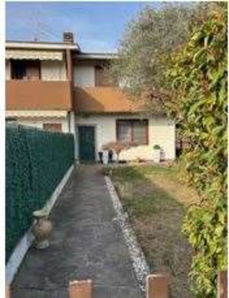 casa indipendente in vendita a Boltiere