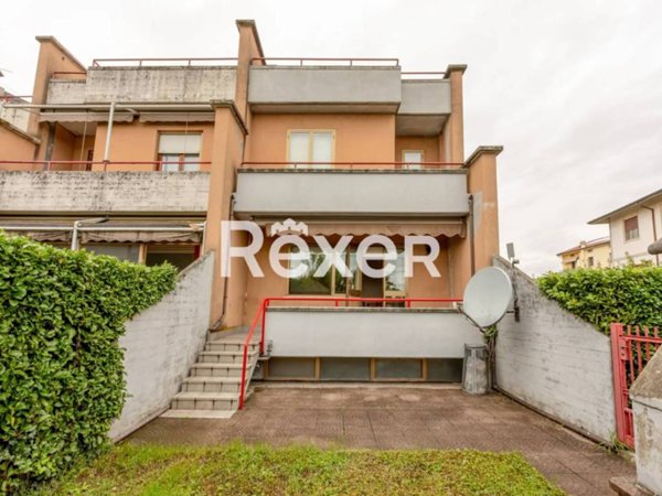 casa indipendente in vendita a Boltiere