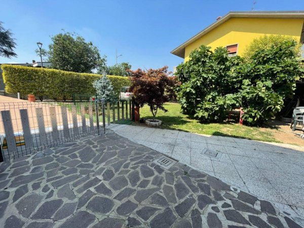 casa indipendente in vendita a Boltiere