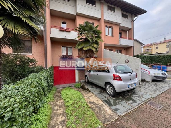 casa indipendente in vendita a Boltiere