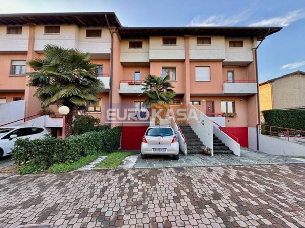 casa indipendente in vendita a Boltiere