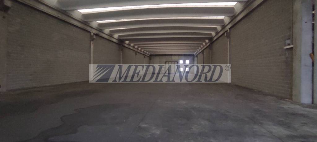 locale commerciale in vendita a Boltiere