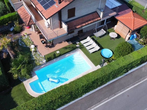 casa indipendente in vendita a Boltiere