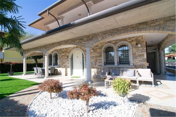 casa indipendente in vendita a Boltiere