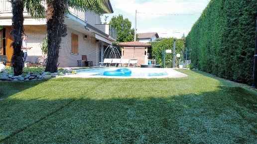 casa indipendente in vendita a Boltiere