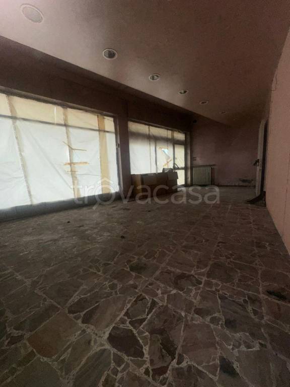 negozio in vendita a Boltiere