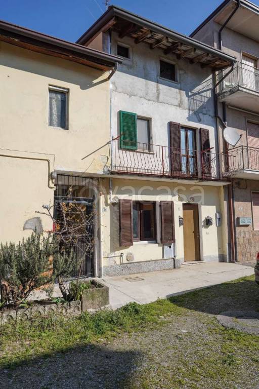 casa indipendente in vendita a Boltiere