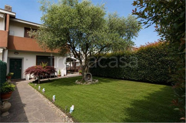 casa indipendente in vendita a Boltiere