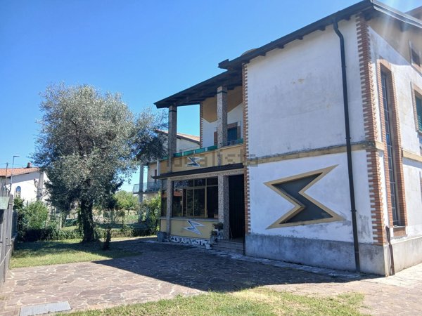 casa indipendente in vendita a Boltiere