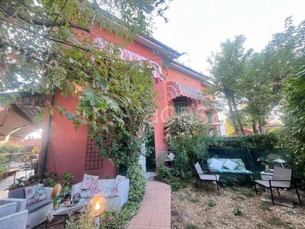 casa indipendente in vendita a Boltiere