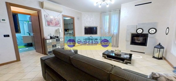 casa indipendente in vendita a Boltiere
