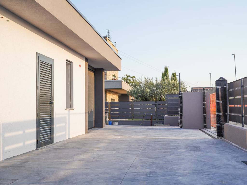 casa indipendente in vendita a Boltiere