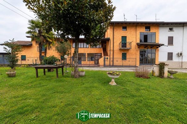 casa indipendente in vendita a Boltiere