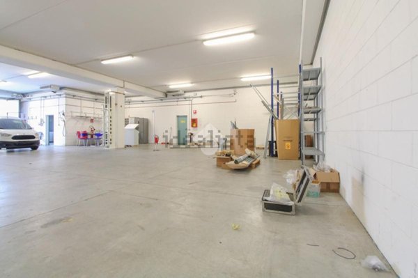 capannone in vendita a Bonate Sopra