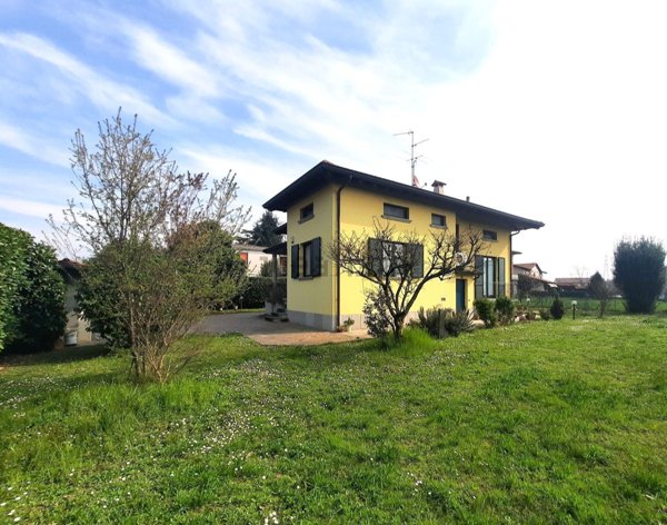 casa indipendente in vendita a Bonate Sopra
