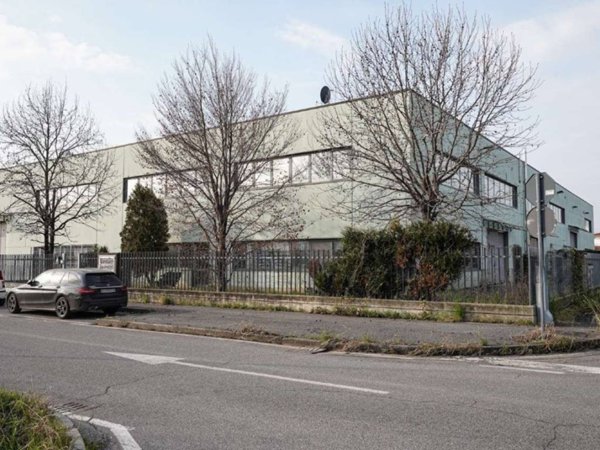locale commerciale in vendita a Bonate Sopra