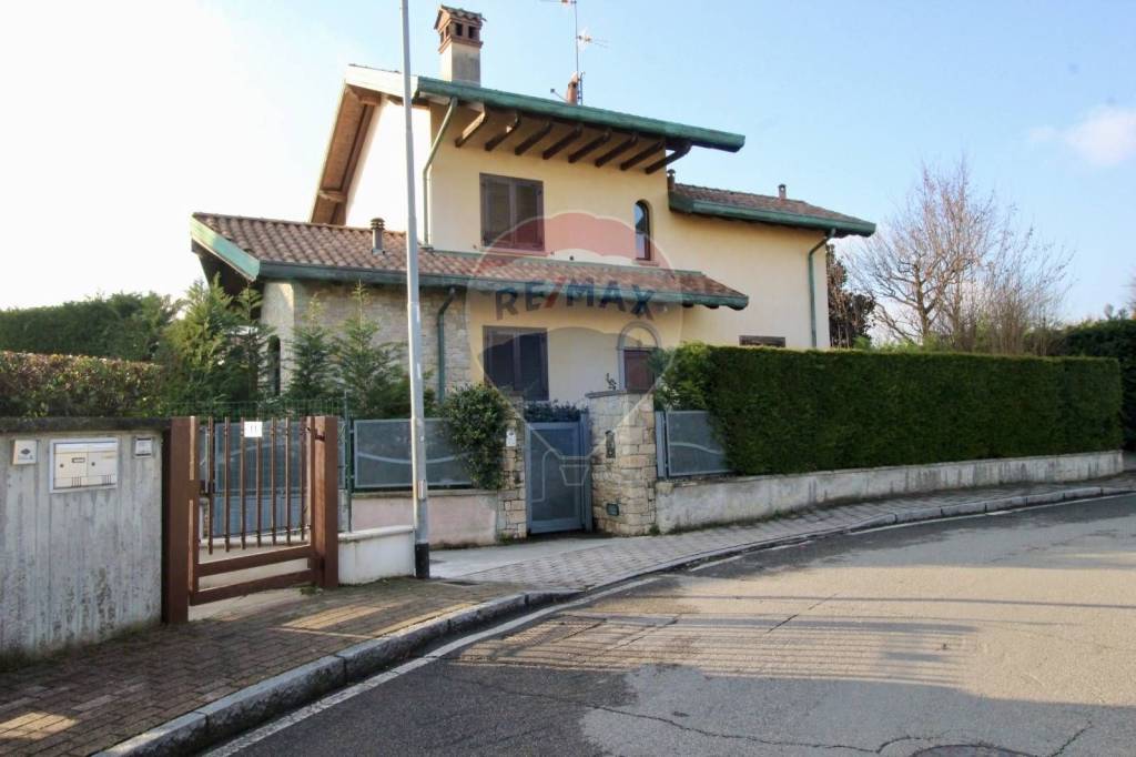 casa indipendente in vendita a Bonate Sopra