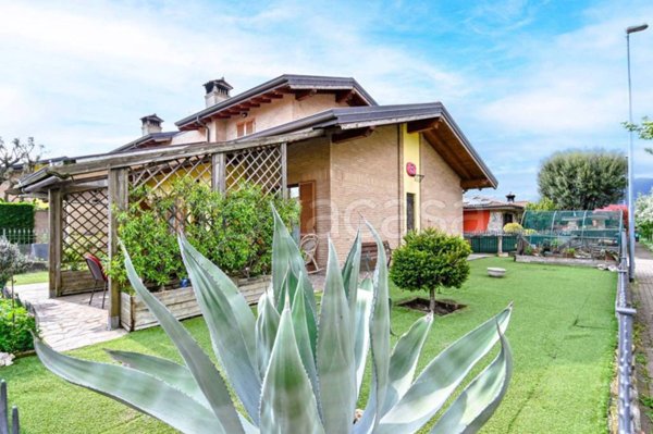 casa indipendente in vendita a Bonate Sopra