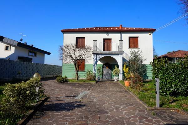 casa indipendente in vendita a Bonate Sopra