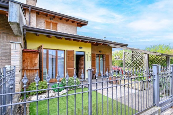 appartamento in vendita a Bonate Sopra