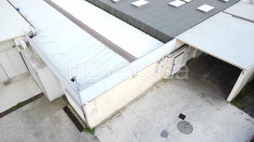 negozio in vendita a Bonate Sopra in zona Ghiaie di Bonate Sopra