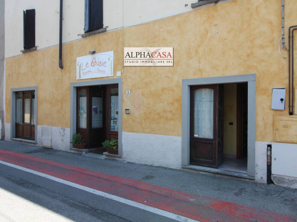 negozio in vendita a Bonate Sopra in zona Ghiaie di Bonate Sopra