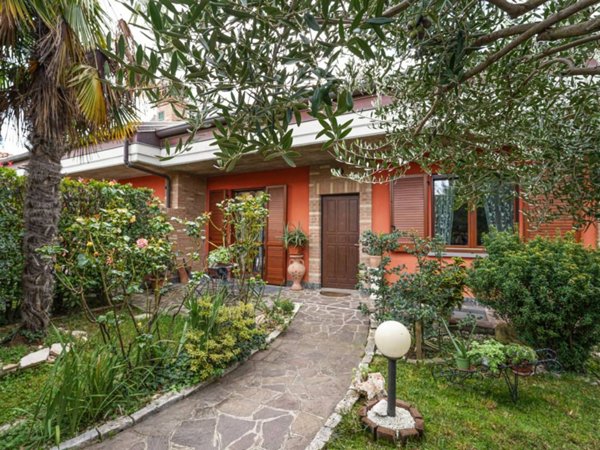 casa indipendente in vendita a Bonate Sopra