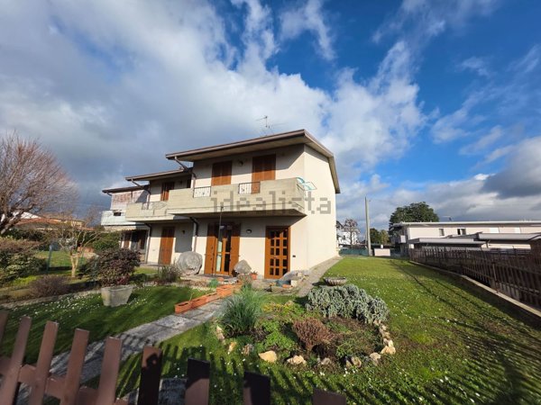 casa indipendente in vendita a Bonate Sopra