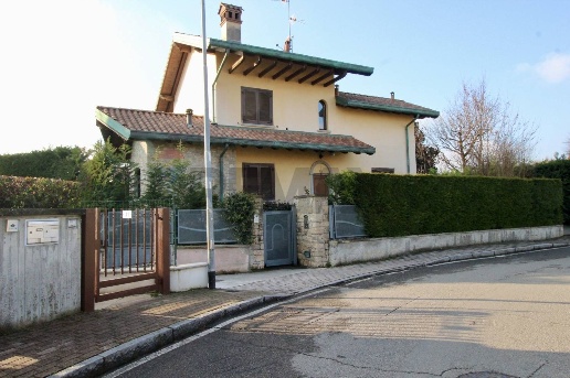 casa indipendente in vendita a Bonate Sopra