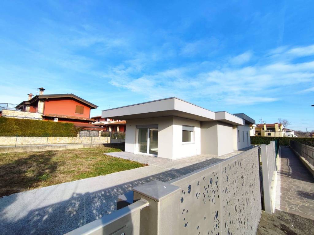 casa indipendente in vendita a Bonate Sopra
