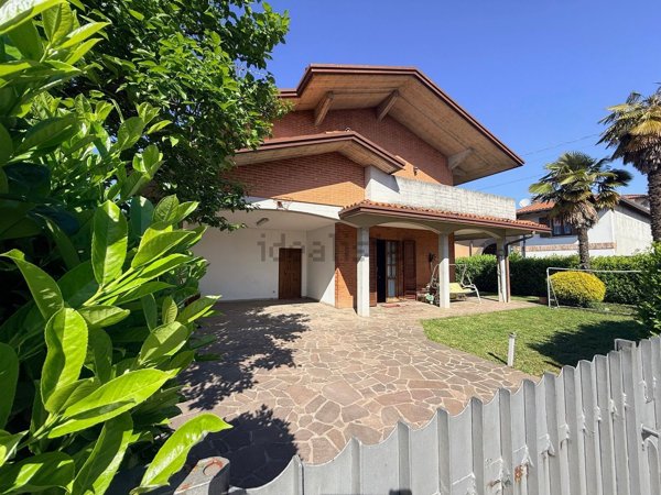 casa indipendente in vendita a Bonate Sopra