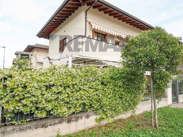 appartamento in vendita a Bonate Sopra in zona Cabanetti