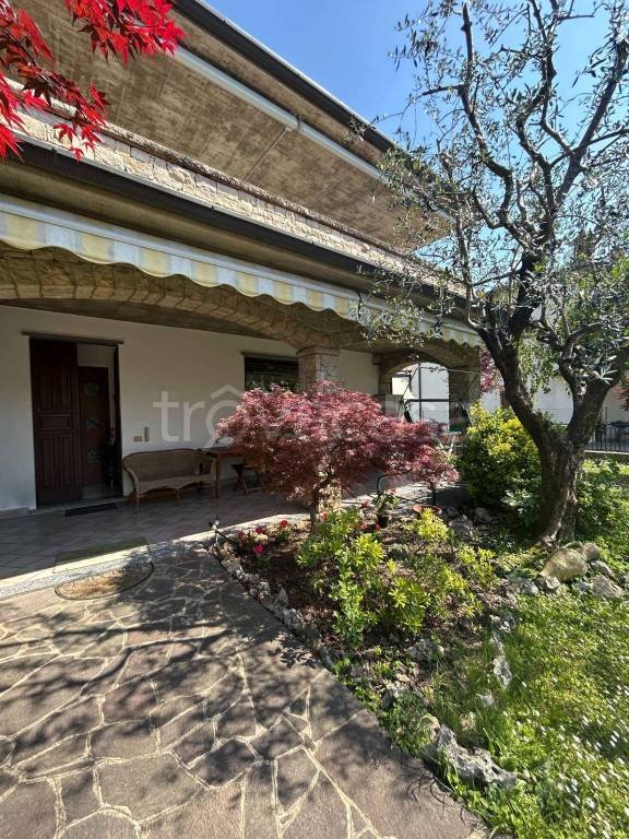 casa indipendente in vendita a Bonate Sopra in zona Ghiaie di Bonate Sopra