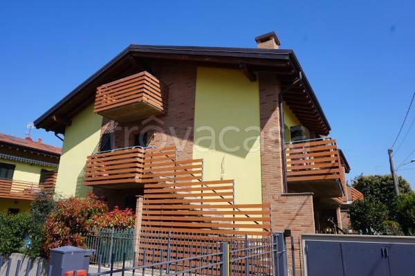 appartamento in vendita a Bonate Sopra in zona Ghiaie di Bonate Sopra