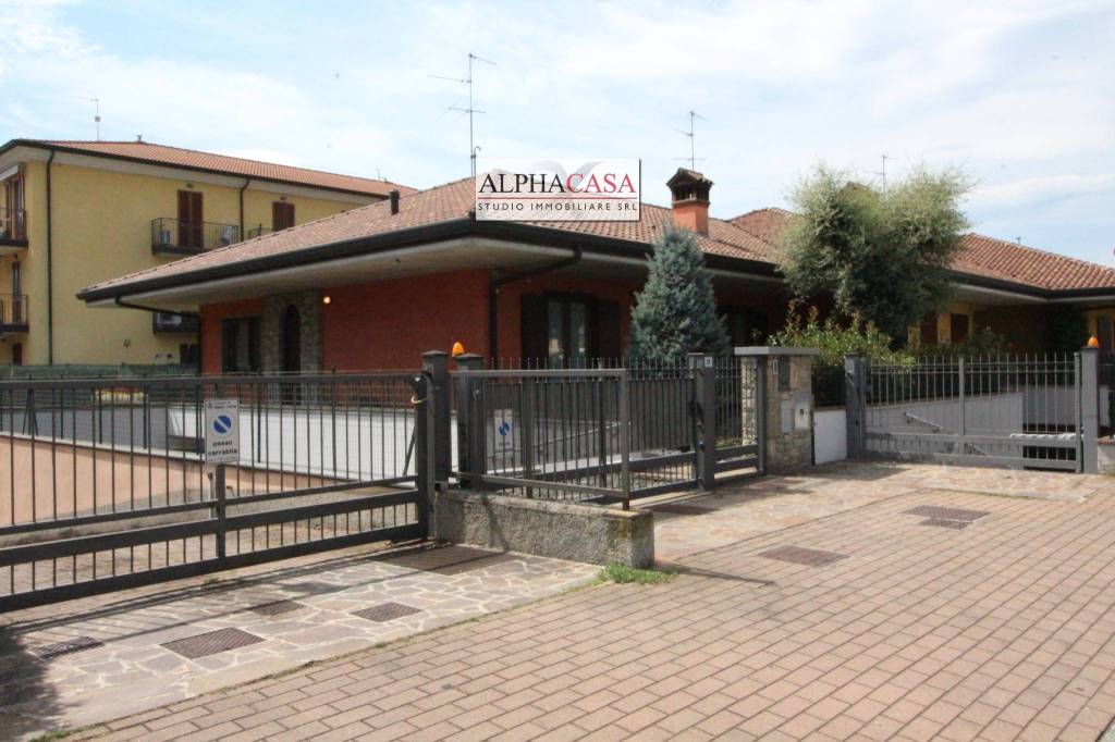 casa indipendente in vendita a Bonate Sopra in zona Ghiaie di Bonate Sopra